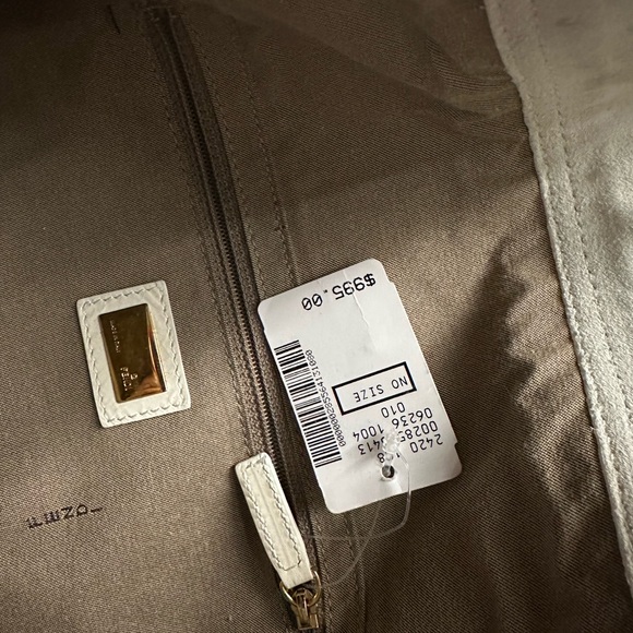 COPY - 100 authentic fendi baguette...gently used.still has tag of holt renfrew… - Picture 9 of 13